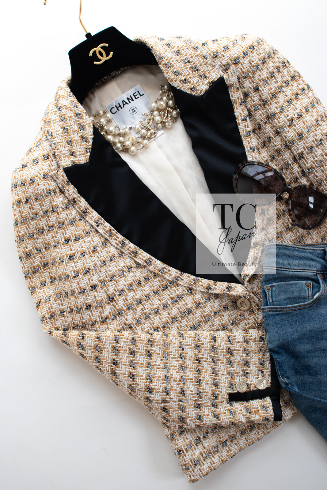 CHANEL 06S Ivory Creme Gold Tone Tweed Jacket Skirt Suit Sharon Stone 36 38 シャネル アイボリー クリーム ゴールド  ツイード ジャケット スカート スーツ 女優シャローン ストーン 即発