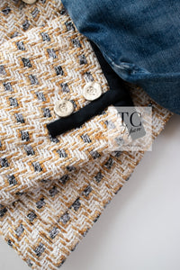 CHANEL 06S Ivory Creme Gold Tone Tweed Jacket Skirt Suit Sharon Stone 36 38 シャネル アイボリー クリーム ゴールド  ツイード ジャケット スカート スーツ 女優シャローン ストーン 即発