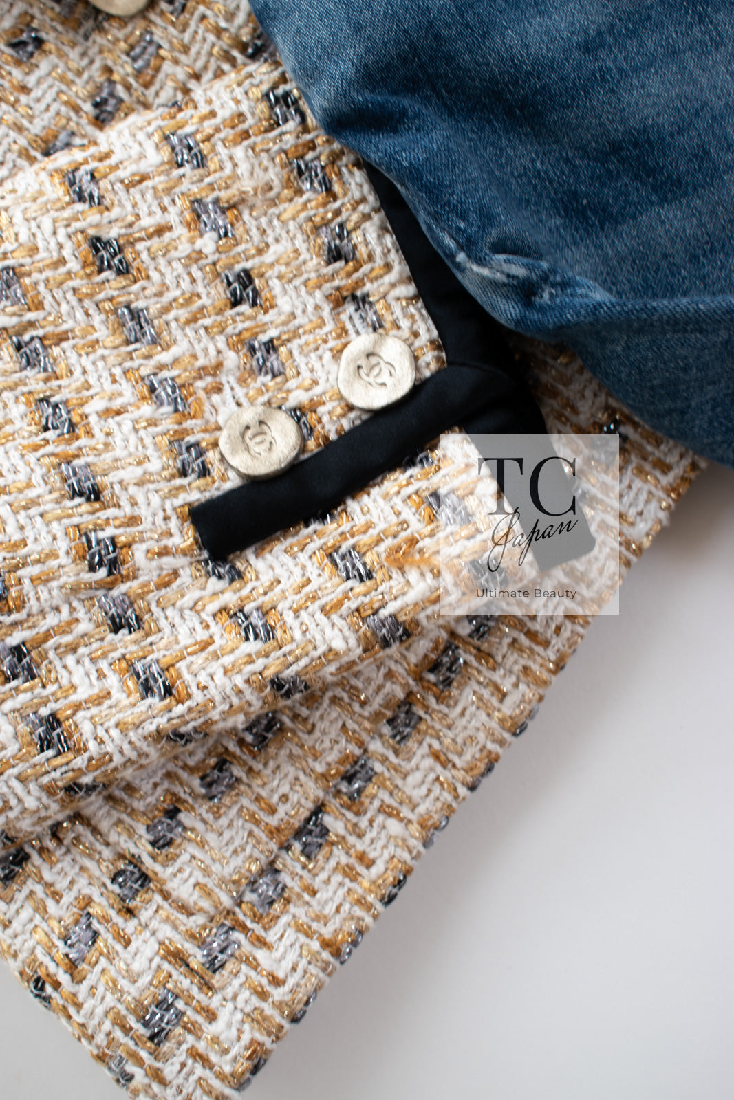 CHANEL 06S Ivory Creme Gold Tone Tweed Jacket Skirt Suit Sharon Stone 36 38 シャネル アイボリー クリーム ゴールド  ツイード ジャケット スカート スーツ 女優シャローン ストーン 即発