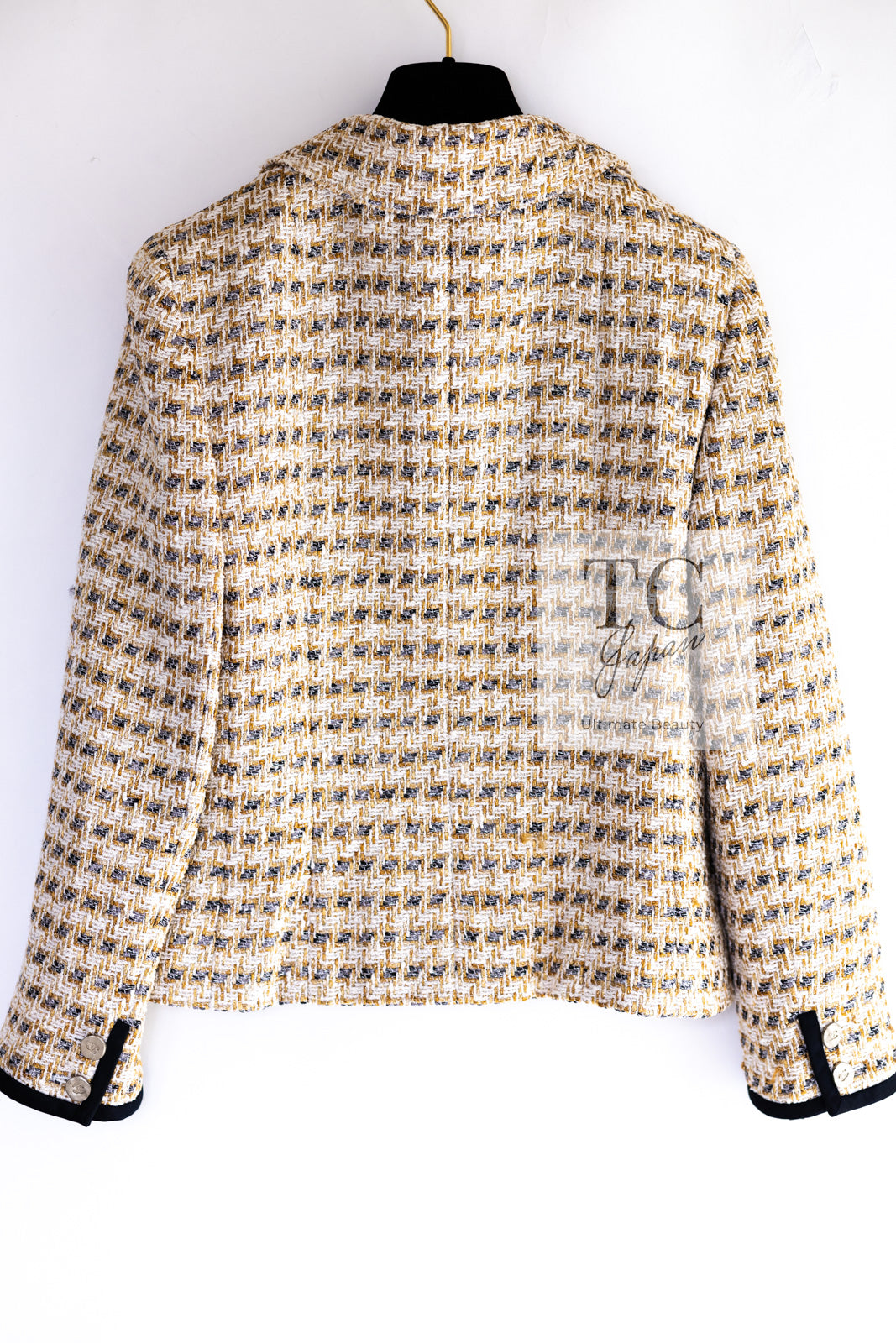 CHANEL 06S Ivory Creme Gold Tone Tweed Jacket Skirt Suit Sharon Stone 36 38 シャネル アイボリー クリーム ゴールド  ツイード ジャケット スカート スーツ 女優シャローン ストーン 即発