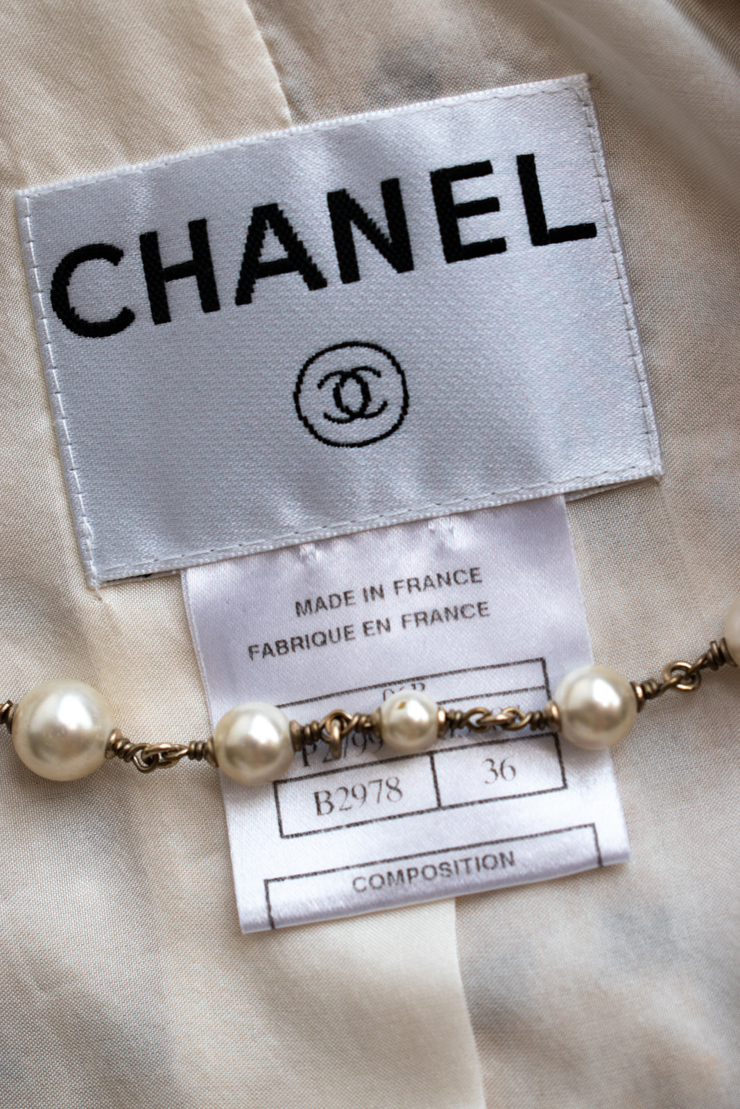 CHANEL 06S Ivory Creme Gold Tone Tweed Jacket Skirt Suit Sharon Stone 36 38 シャネル アイボリー クリーム ゴールド  ツイード ジャケット スカート スーツ 女優シャローン ストーン 即発