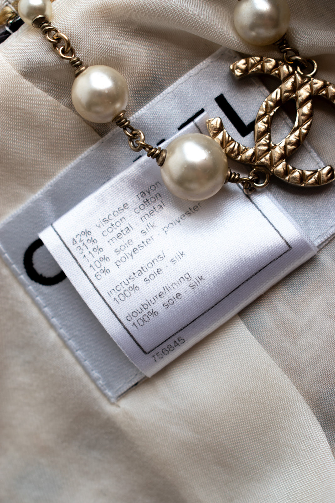 CHANEL 06S Ivory Creme Gold Tone Tweed Jacket Skirt Suit Sharon Stone 36 38 シャネル アイボリー クリーム ゴールド  ツイード ジャケット スカート スーツ 女優シャローン ストーン 即発