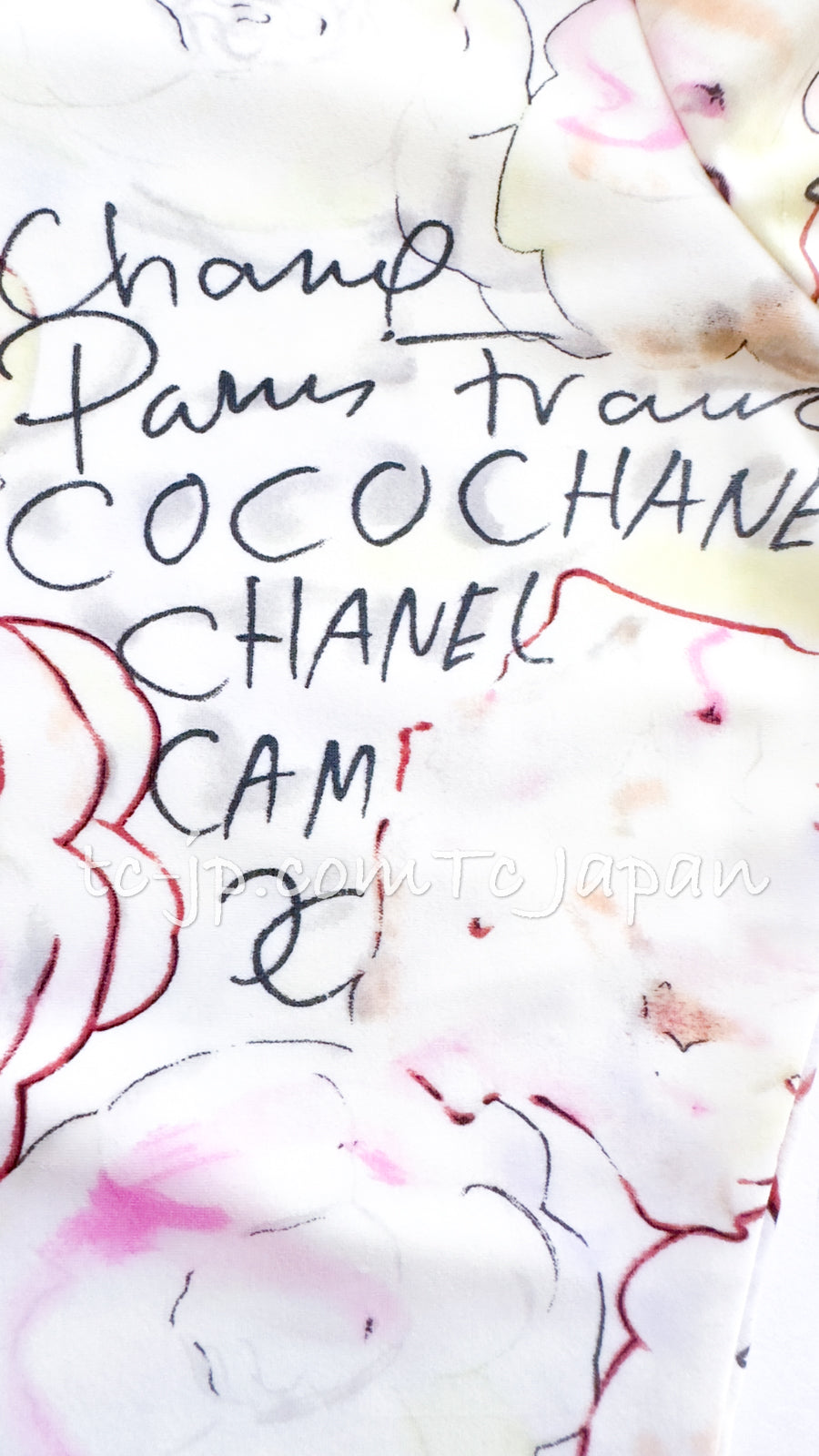CHANEL 98C Yellow-ish Ivory Camellia T Shirt Tops 36 38 シャネル アイボリー カメリア柄 カール直筆 Tシャツ トップス 即発