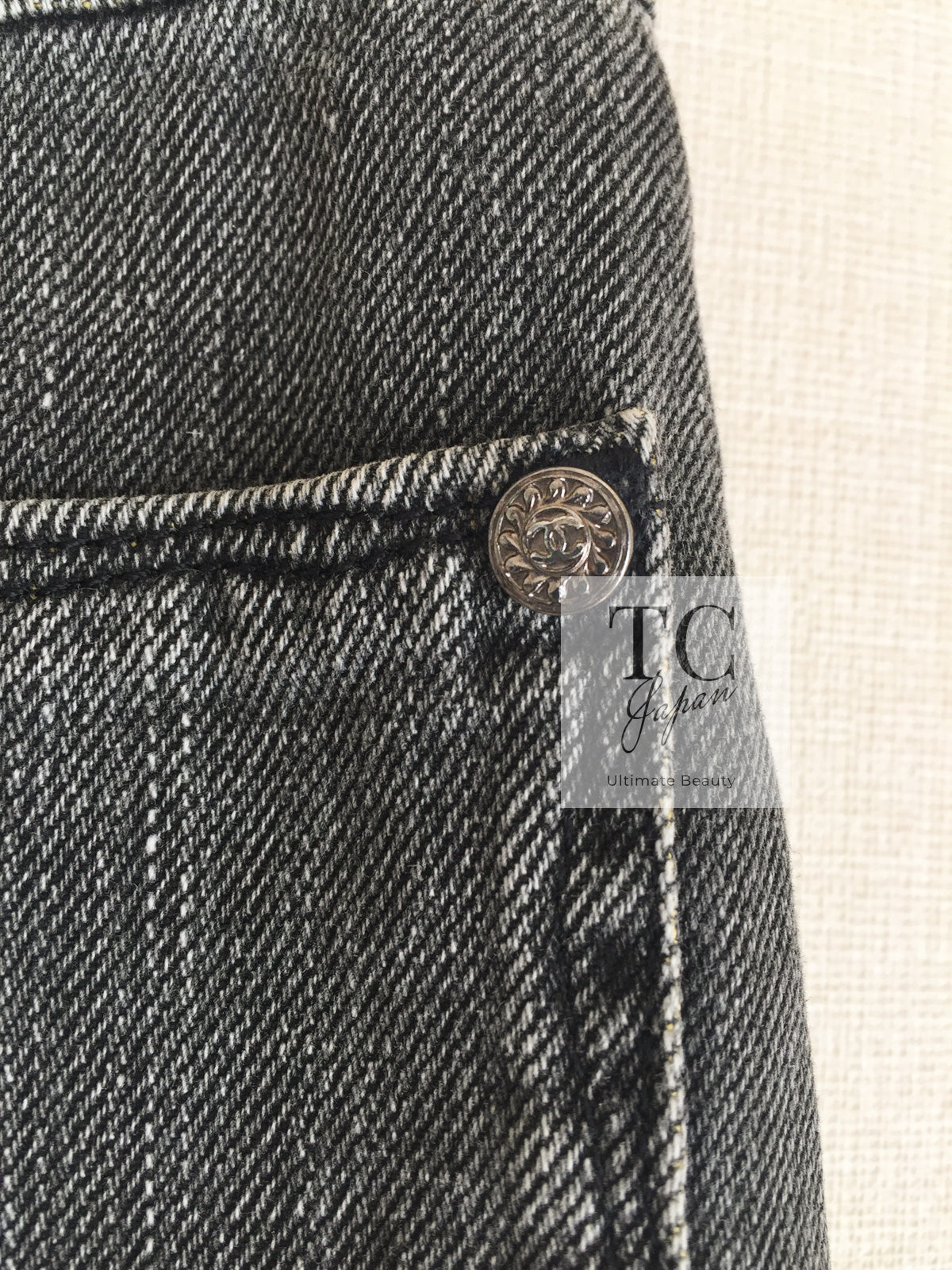 CHANEL 11S Gray Yellow Denim Cotton Mini Skirt 36 シャネル グレー イエロー デニム コットン ミニ スカート 即発 - TC JAPAN