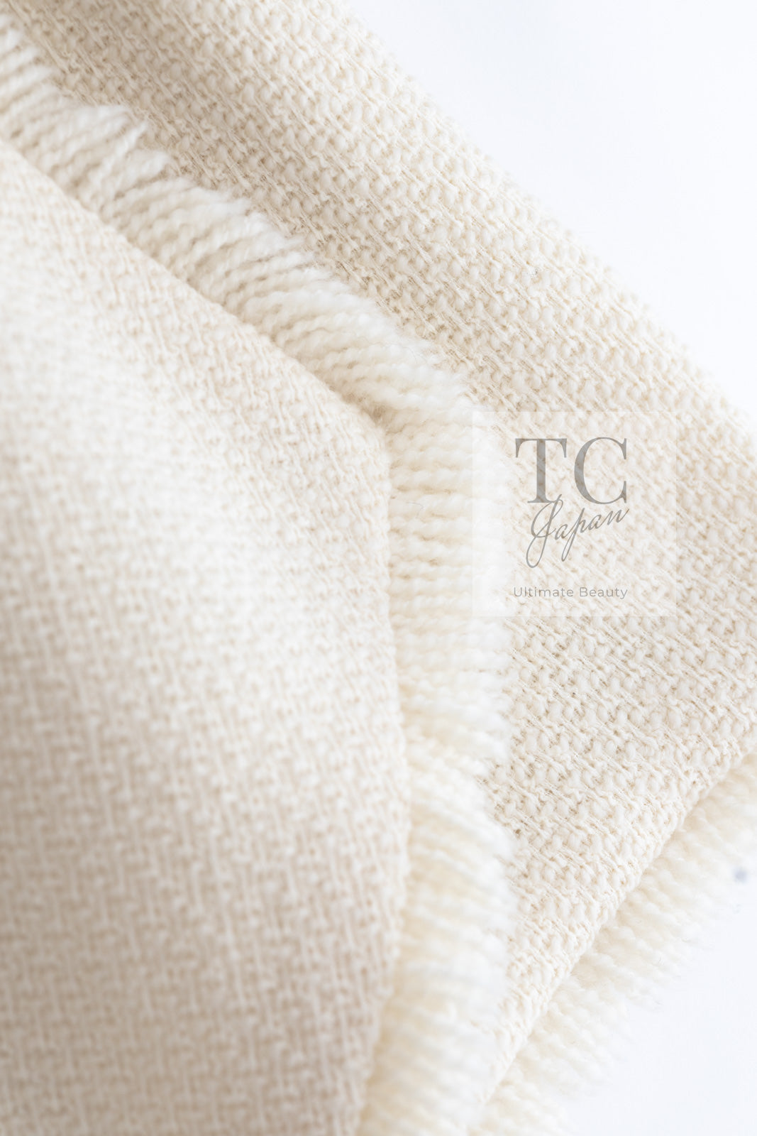 CHANEL 92S Vintage Ivory Camellia Buttons Wool Fringe Tweed Jacket Skirt Suit 40 42 シャネル ヴィンテージ アイボリー カメリアボタン フリンジ ウール ツイード ジャケット スカート スーツ 即発