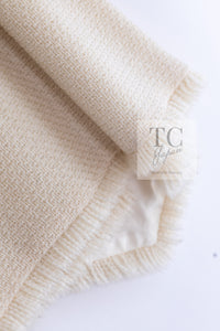 CHANEL 92S Vintage Ivory Camellia Buttons Wool Fringe Tweed Jacket Skirt Suit 40 42 シャネル ヴィンテージ アイボリー カメリアボタン フリンジ ウール ツイード ジャケット スカート スーツ 即発