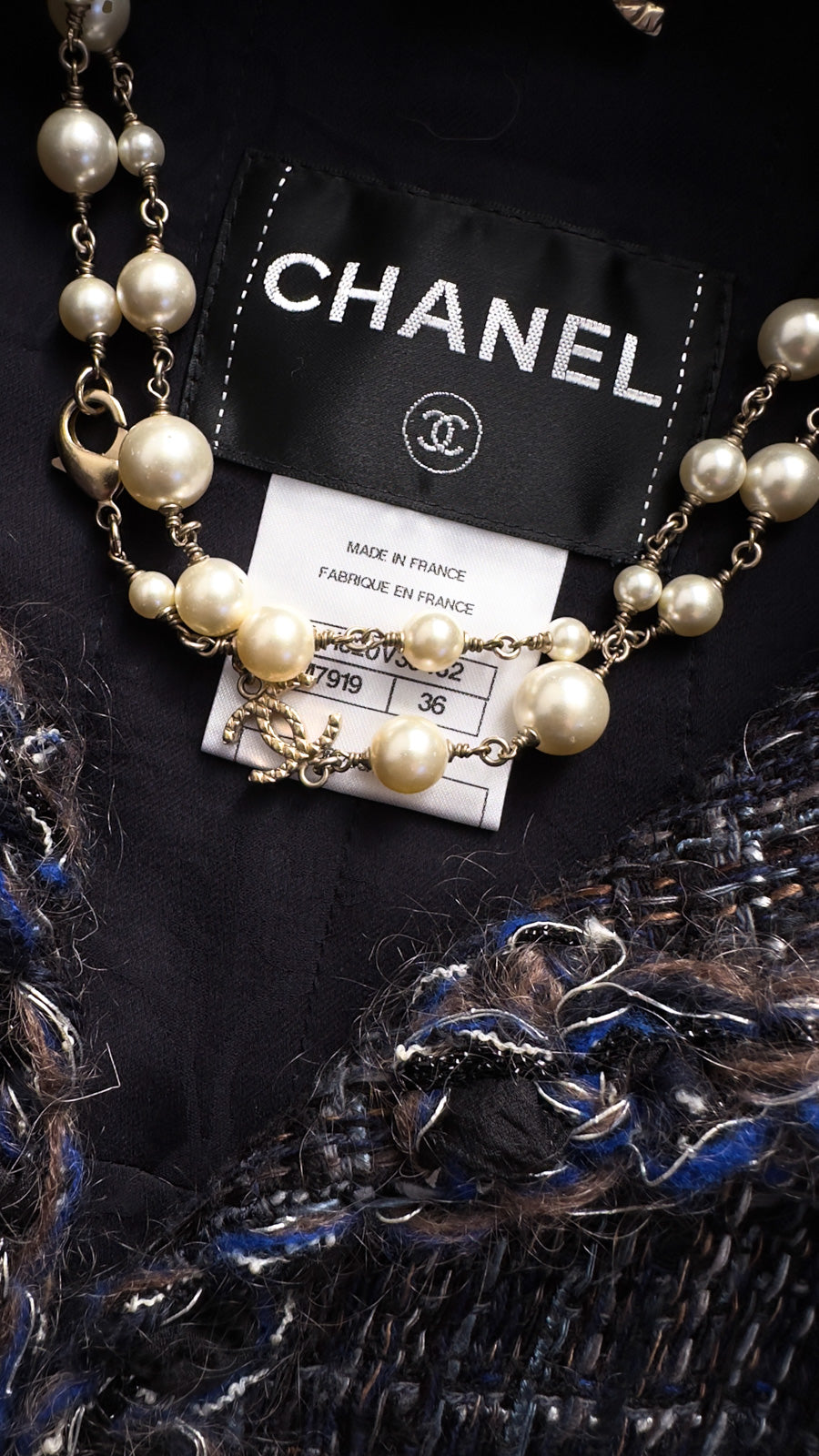 CHANEL 11A Navy Black CC Logo Buttons Trim Tweed Cardigan Jacket 36 42 シャネル ネイビー ブラック CCロゴボタン トリム ツイード カーディガン ジャケット 即発
