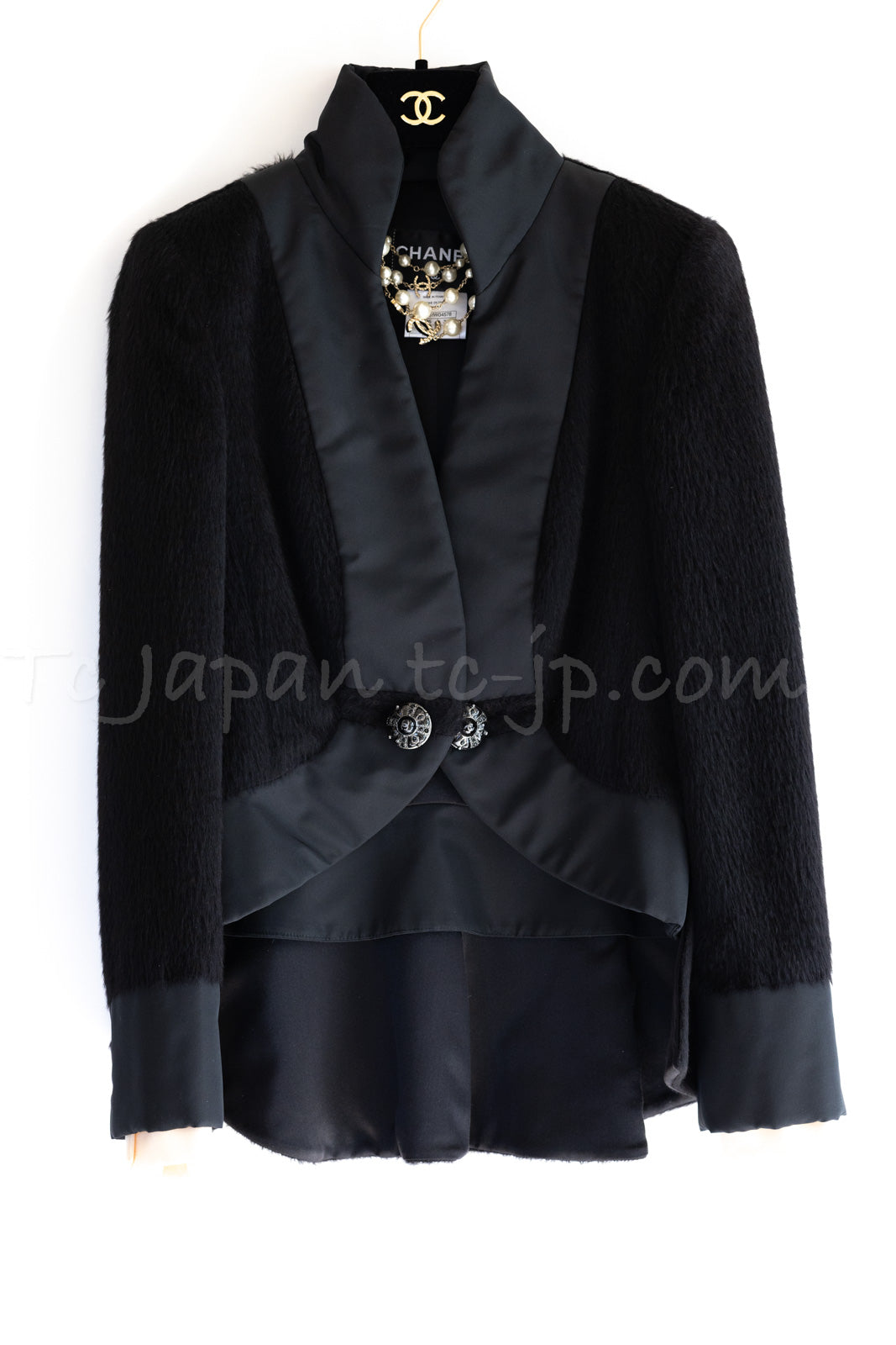 CHANEL 10A Black Alpaca Wool Gripox Buttons Jacket 38 シャネル ブラック アルパカ ウール グリポワ 宝石ボタン ペプラム ジャケット 即発