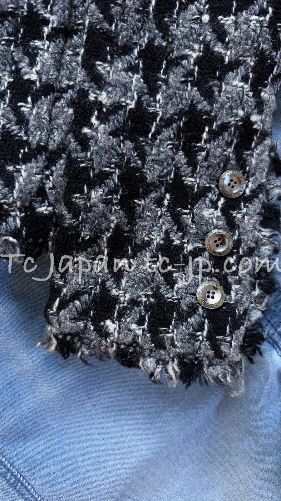 CHANEL 06A Gray Black Houndstooth Wool Silk Tweed Collarless Jacket 38 40 シャネル グレー ブラック 千鳥格子 ウール シルク ツイード ノーカラー ジャケット 即発