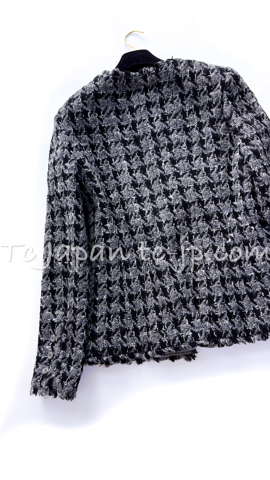 CHANEL 06A Gray Black Houndstooth Wool Silk Tweed Collarless Jacket 38 40 シャネル グレー ブラック 千鳥格子 ウール シルク ツイード ノーカラー ジャケット 即発