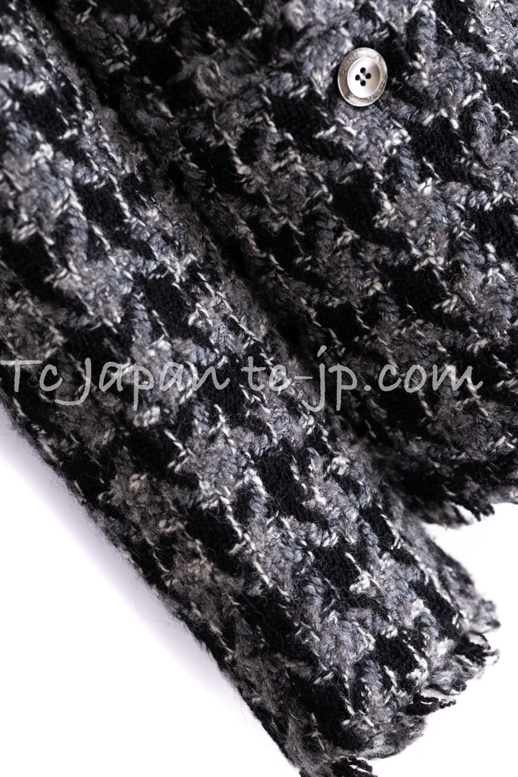CHANEL 06A Gray Black Houndstooth Wool Silk Tweed Collarless Jacket 38 40 シャネル グレー ブラック 千鳥格子 ウール シルク ツイード ノーカラー ジャケット 即発