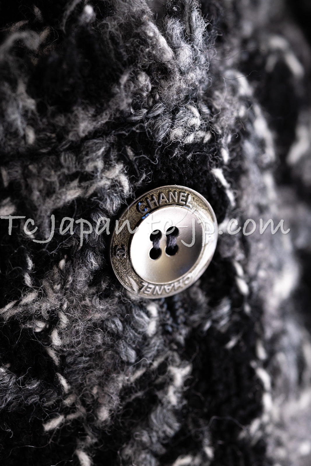 CHANEL 06A Gray Black Houndstooth Wool Silk Tweed Collarless Jacket 38 40 シャネル グレー ブラック 千鳥格子 ウール シルク ツイード ノーカラー ジャケット 即発