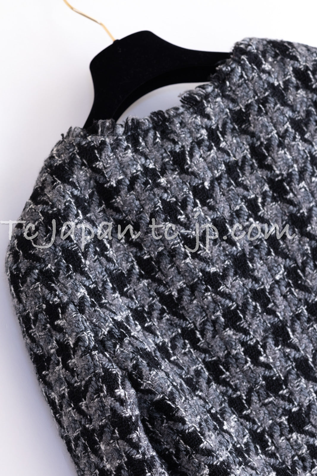 CHANEL 06A Gray Black Houndstooth Wool Silk Tweed Collarless Jacket 38 40 シャネル グレー ブラック 千鳥格子 ウール シルク ツイード ノーカラー ジャケット 即発