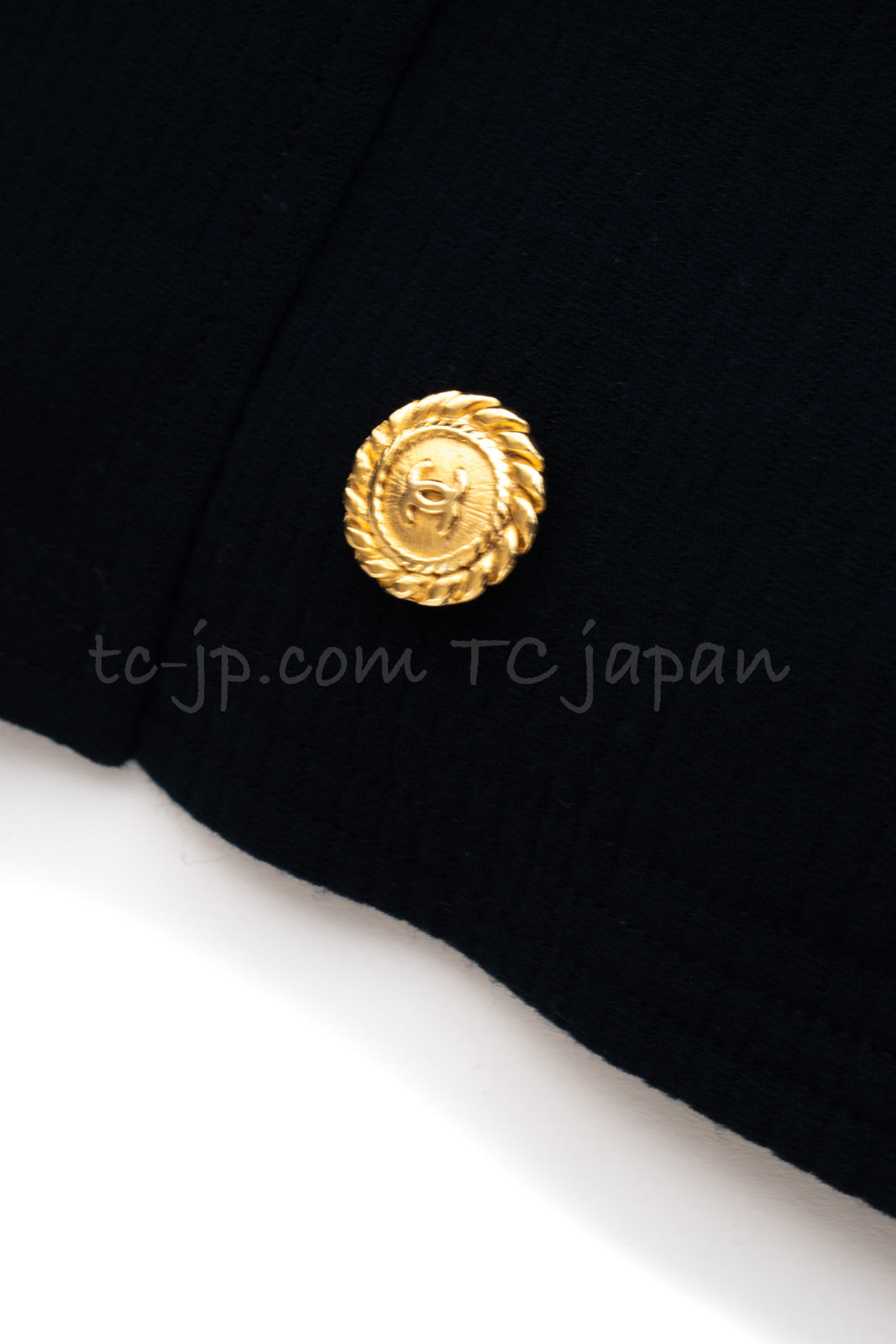 CHANEL 89S Collectible Vintage Navy Wool Belted Tweed Jacket Skirt Suit Gigi 36 38 シャネル 限定版 Gigi ヴィンテージ ネイビー ウール ベルト付 ツイード ジャケット スカート スーツ 即発