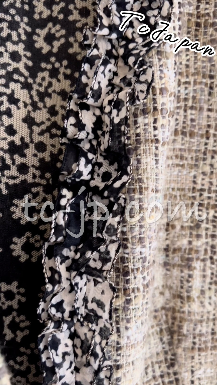 CHANEL 03S Beige Cotton Ruffled Floral Trim Tweed Jacket 36 38 シャネル ベージュ コットン ラッフル フローラルトリム ツイード ジャケット 即発