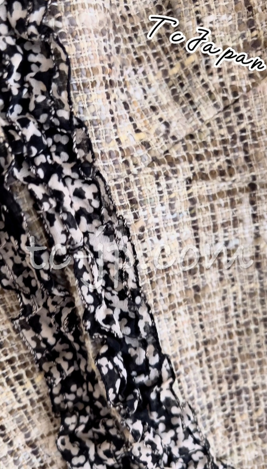 CHANEL 03S Beige Cotton Ruffled Floral Trim Tweed Jacket 36 38 シャネル ベージュ コットン ラッフル フローラルトリム ツイード ジャケット 即発