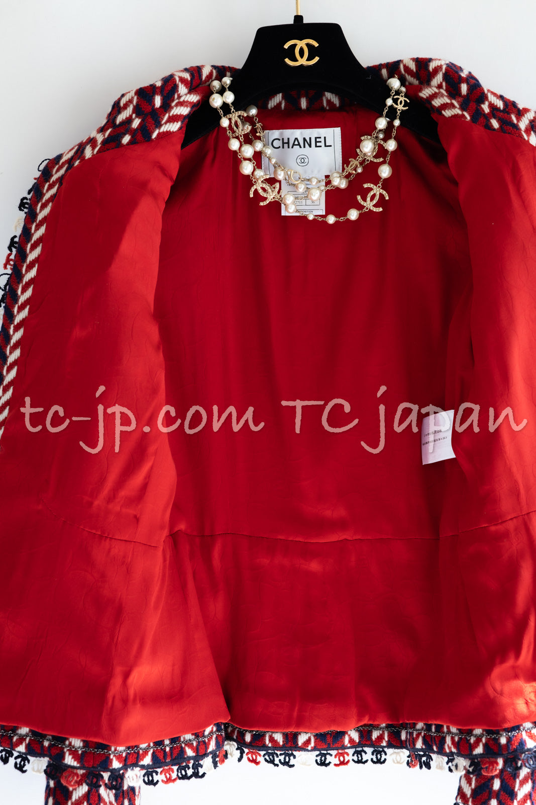 CHANEL 04A Red Navy Tricolore Wool Tweed Many CC Logo Trim Jacket 36 ④ シャネル レッド トリコロール ウール 限定版 コレクティブル ツイード ジャケット CCマーク多数 カメリアブローチ付 即発