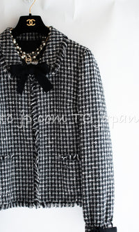 CHANEL 04PF Black Ivory Bow Ribbon Jacket Skirt 36 シャネル ブラック アイボリー リボン ツイード ジャケット スカート 即発