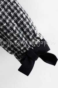 CHANEL 04PF Black Ivory Bow Ribbon Jacket Skirt 36 シャネル ブラック アイボリー リボン ツイード ジャケット スカート 即発