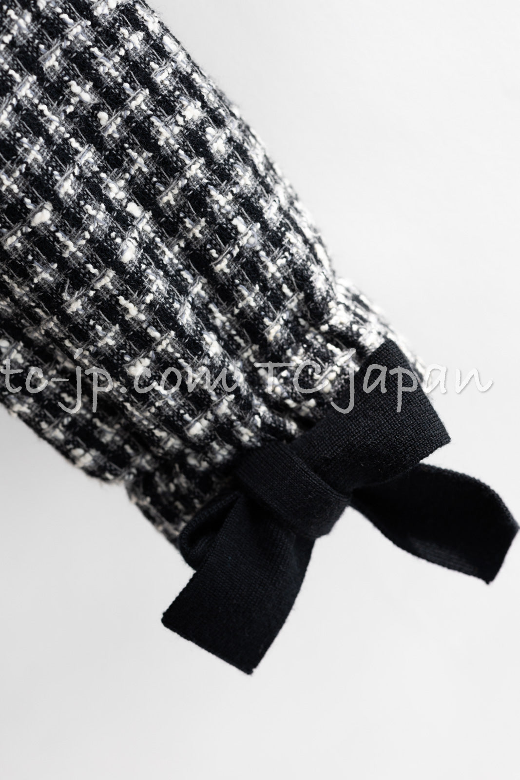 CHANEL 04PF Black Ivory Bow Ribbon Jacket Skirt 36 シャネル ブラック アイボリー リボン ツイード ジャケット スカート 即発