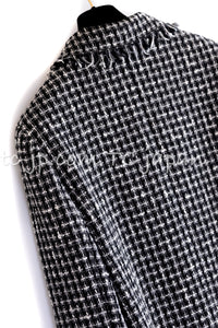 CHANEL 04PF Black Ivory Bow Ribbon Jacket Skirt 36 シャネル ブラック アイボリー リボン ツイード ジャケット スカート 即発