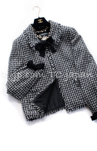 CHANEL 04PF Black Ivory Bow Ribbon Jacket Skirt 36 シャネル ブラック アイボリー リボン ツイード ジャケット スカート 即発
