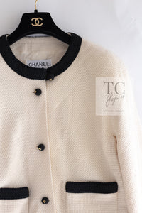 CHANEL 90S Vintage Ivory Black Braid Trim CC Ball Buttons Tweed Jacket 44 46 シャネル ヴィンテージ アイボリー ブラック ブレードトリム CCロゴ 手毬ボタン ツイード ジャケット 即発