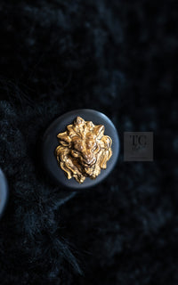 CHANEL Vintage Creations Little Black Jacket Lion Buttons Collarless 36 38 シャネル ヴィンテージ リトル ブラック ジャケット ライオン ボタン ベロア ベルベット ノーカラー 即発