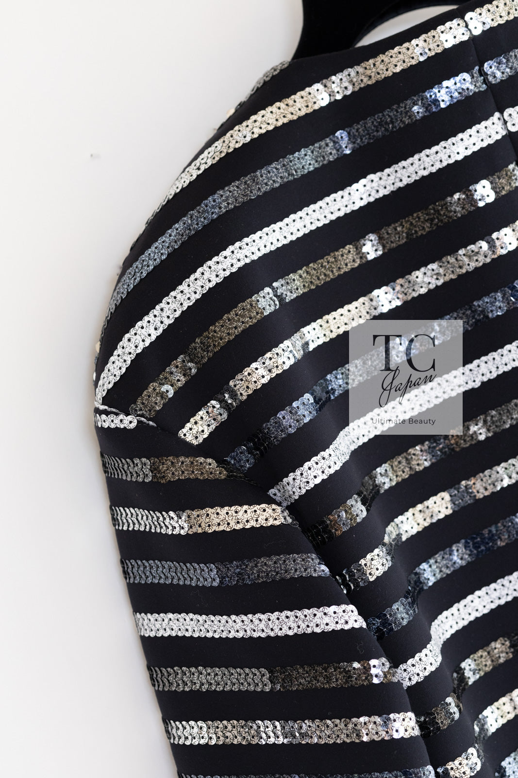 CHANEL 22C Black Sequin Glitter Stretch Jersey Jacket 38 40 42 シャネル ブラック スパンコール グリッター ストレッチ ジャージー ノーカラー ジャケット 即発