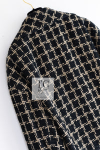CHANEL 21S Black Beige Silk Cotton Tweed Jacket Silver Chain Trim No.5 Button 38 シャネル ブラック ベージュ シルク コットン ツイード ジャケット シルバー チェーン トリム No.5 ボタン 即発