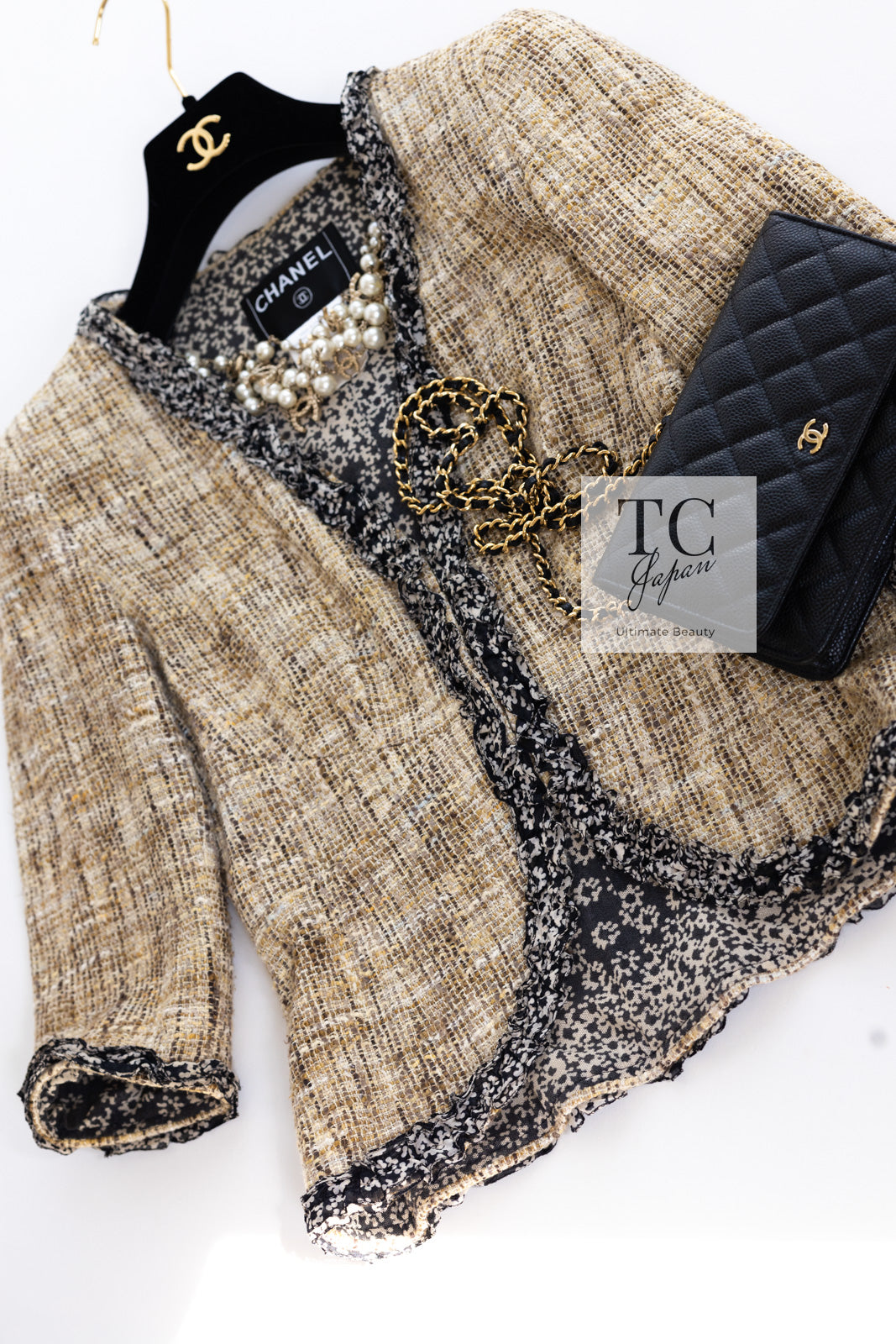 CHANEL 03S Beige Cotton Ruffled Floral Trim Tweed Jacket 36 38 シャネル ベージュ コットン ラッフル フローラルトリム ツイード ジャケット 即発