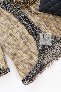 CHANEL 03S Beige Cotton Ruffled Floral Trim Tweed Jacket 36 38 シャネル ベージュ コットン ラッフル フローラルトリム ツイード ジャケット 即発