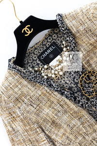CHANEL 03S Beige Cotton Ruffled Floral Trim Tweed Jacket 36 38 シャネル ベージュ コットン ラッフル フローラルトリム ツイード ジャケット 即発
