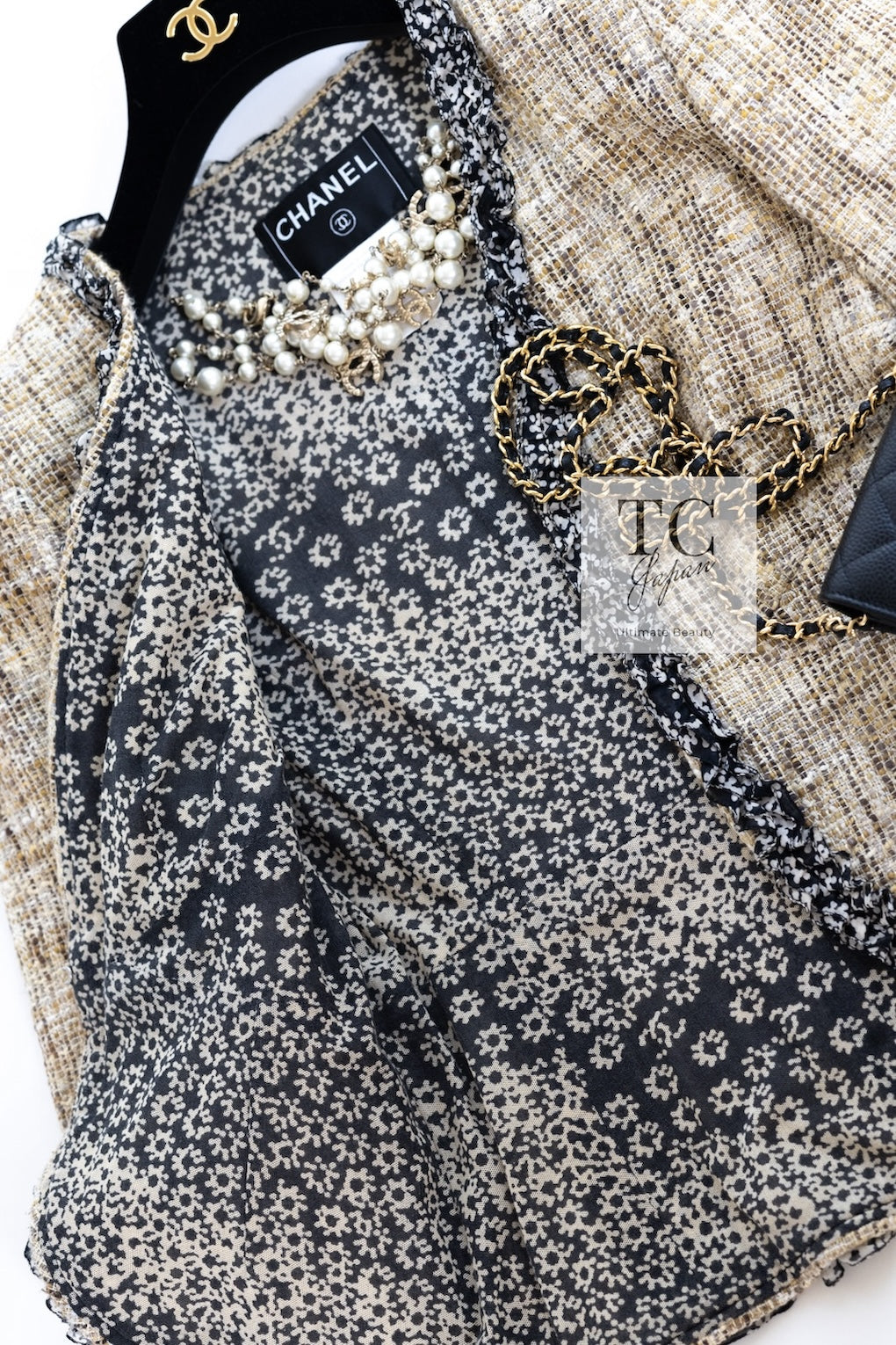CHANEL 03S Beige Cotton Ruffled Floral Trim Tweed Jacket 36 38 シャネル ベージュ コットン ラッフル フローラルトリム ツイード ジャケット 即発