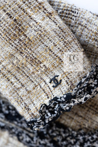 CHANEL 03S Beige Cotton Ruffled Floral Trim Tweed Jacket 36 38 シャネル ベージュ コットン ラッフル フローラルトリム ツイード ジャケット 即発