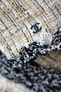 CHANEL 03S Beige Cotton Ruffled Floral Trim Tweed Jacket 36 38 シャネル ベージュ コットン ラッフル フローラルトリム ツイード ジャケット 即発
