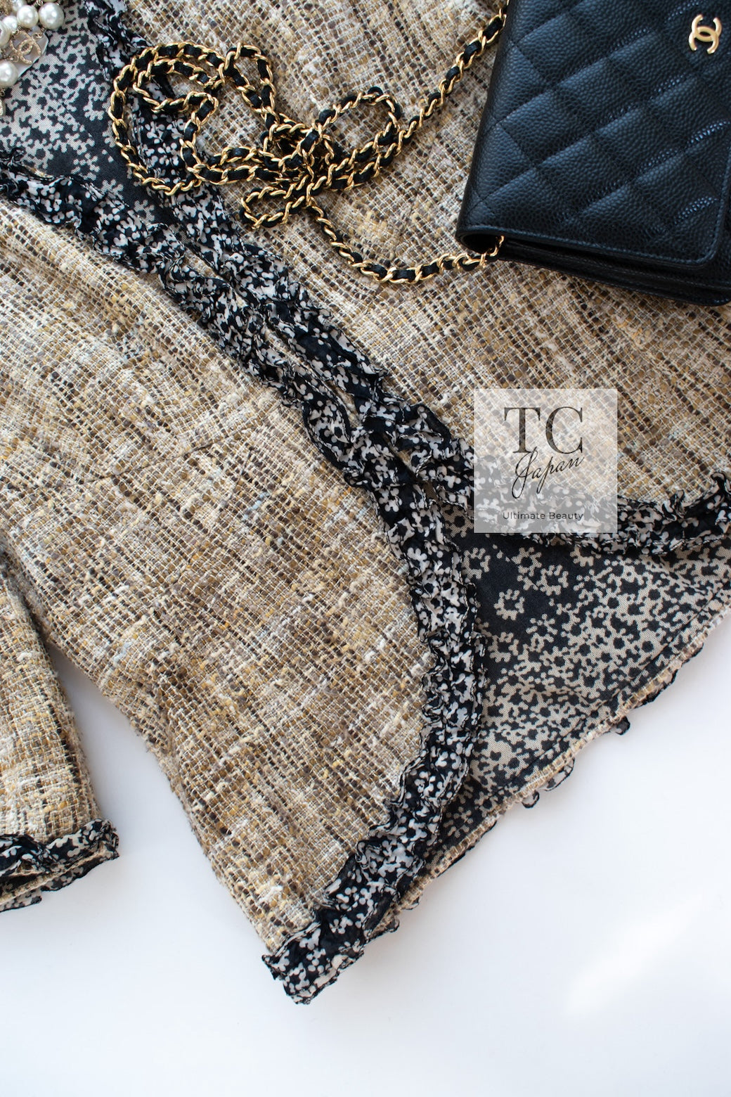 CHANEL 03S Beige Cotton Ruffled Floral Trim Tweed Jacket 36 38 シャネル ベージュ コットン ラッフル フローラルトリム ツイード ジャケット 即発