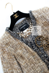 CHANEL 03S Beige Cotton Ruffled Floral Trim Tweed Jacket 36 38 シャネル ベージュ コットン ラッフル フローラルトリム ツイード ジャケット 即発