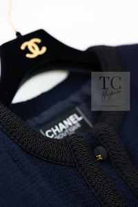 CHANEL 90S Vintage Dark Navy Black Braid Trim CC Ball Buttons Wool Tweed Jacket 36 シャネル ヴィンテージ ダーク ネイビー ブラック ブレードトリム CCロゴ 手毬ボタン ウール ツイード ジャケット 即発