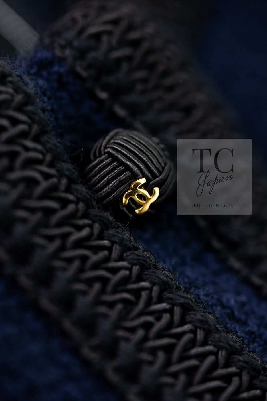 CHANEL 90S Vintage Dark Navy Black Braid Trim CC Ball Buttons Wool Tweed Jacket 36 シャネル ヴィンテージ ダーク ネイビー ブラック ブレードトリム CCロゴ 手毬ボタン ウール ツイード ジャケット 即発