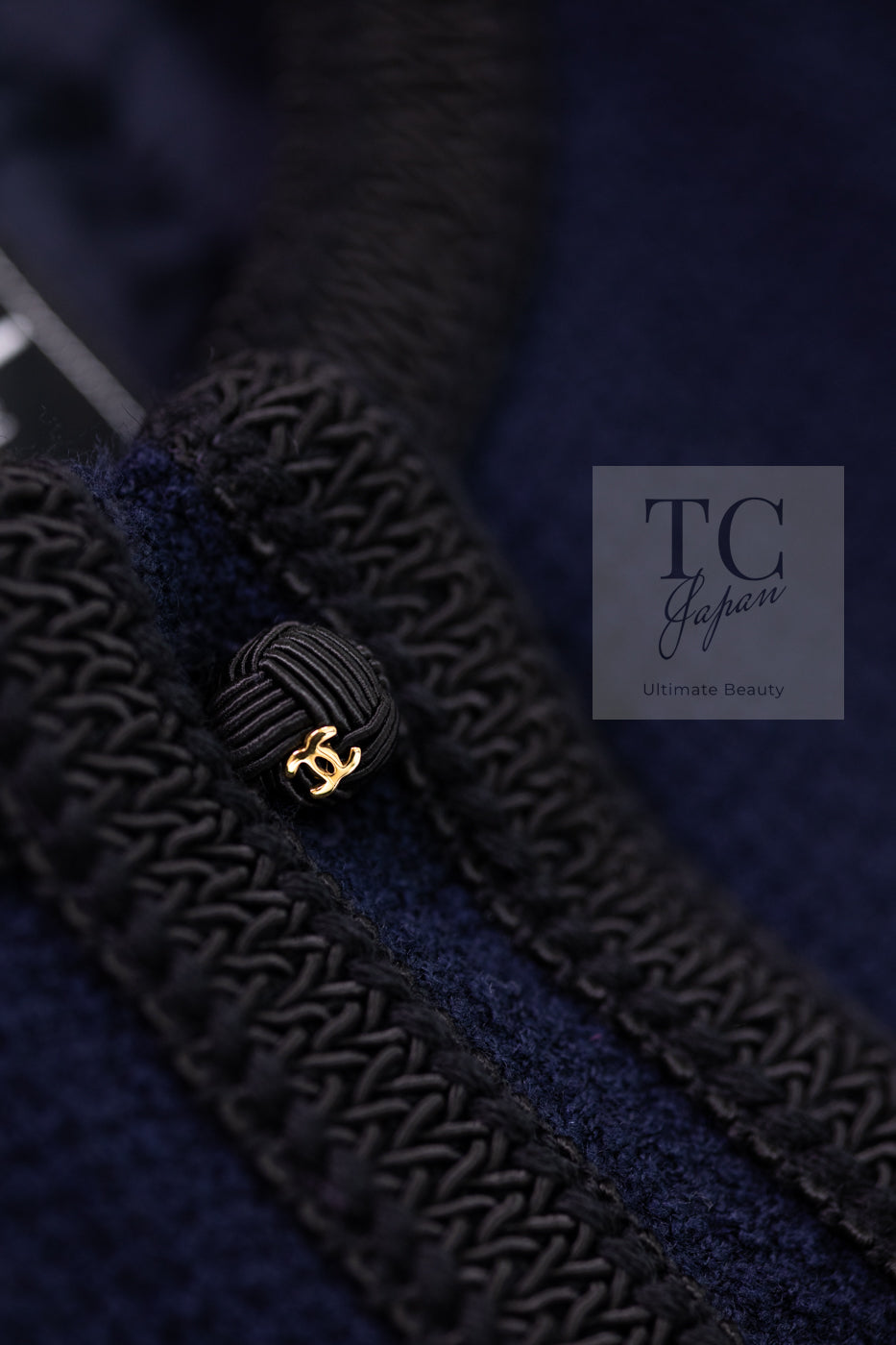 CHANEL 90S Vintage Dark Navy Black Braid Trim CC Ball Buttons Wool Tweed Jacket 36 シャネル ヴィンテージ ダーク ネイビー ブラック ブレードトリム CCロゴ 手毬ボタン ウール ツイード ジャケット 即発