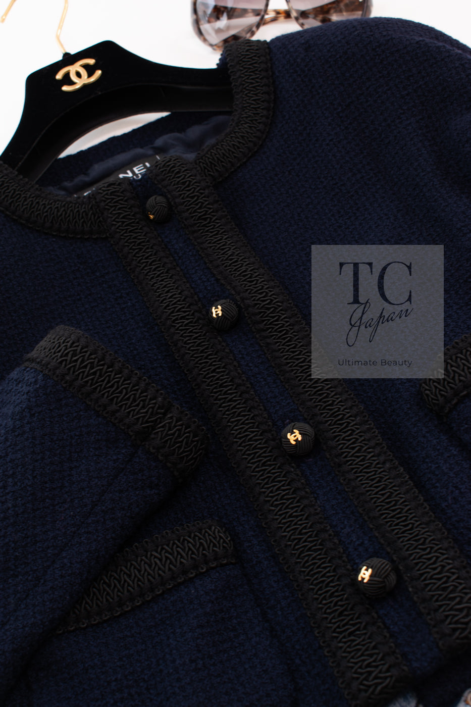 CHANEL 90S Vintage Dark Navy Black Braid Trim CC Ball Buttons Wool Tweed Jacket 36 シャネル ヴィンテージ ダーク ネイビー ブラック ブレードトリム CCロゴ 手毬ボタン ウール ツイード ジャケット 即発