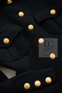 CHANEL 96A Vintage Black Wool 100 Gold CC Logo Buttons Military Jacket Skirt Suit 36 シャネル ヴィンテージ ブラック ウール 100% ゴールド CC ロゴ ボタン ミリタリー ジャケット スカート スーツ 即発