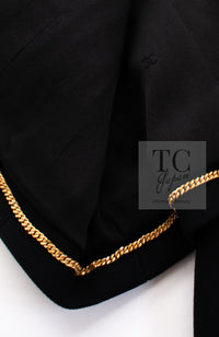 CHANEL 96A Vintage Black Wool 100 Gold CC Logo Buttons Military Jacket Skirt Suit 36 シャネル ヴィンテージ ブラック ウール 100% ゴールド CC ロゴ ボタン ミリタリー ジャケット スカート スーツ 即発