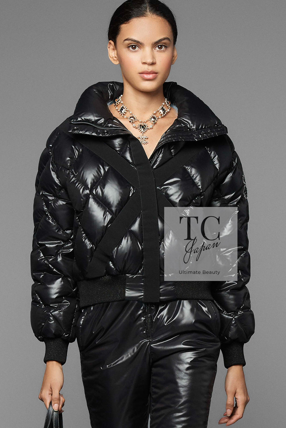 CHANEL 19N Black CC Logo Puffer Down Jacket Coat 36 38 シャネル ココ ネージュ ブラック  ココマーク フード付き ブルゾン ダウン ジャケット 即発