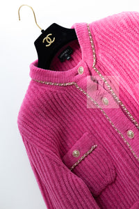 CHANEL 22PA Pink Knit CC Logo Buttons Chain Trim Cardigan Jacket 34 36 38 シャネル ピンク ニット ココ ボタン チェーントリム カーディガン ジャケット 即発