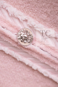 CHANEL 09A Pale Pink Apricot Wool Mohair Collarless Tweed Jacket 34 シャネル ペイル ピンク アプリコット ウール モヘア ノーカラー ツイード ジャケット 即発