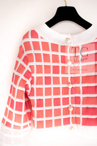 CHANEL 13C Light Pink White Quilted Pearl Button Sweater Tops 34 シャネル ライトピンク ホワイト キルティング パールボタン セーター トップス 即発
