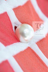 CHANEL 13C Light Pink White Quilted Pearl Button Sweater Tops 34 シャネル ライトピンク ホワイト キルティング パールボタン セーター トップス 即発