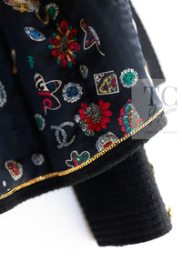 CHANEL 91A Vintage Black Wool Tweed Jacket Skirt Suit Gripoix Accessaries Pattern Silk Lining 36 38 シャネル ヴィンテージ ブラック ウール ツイード 幻のジャケット スカート スーツ グリポア 宝石柄 シルク裏 即発